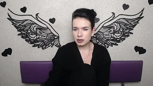 JasmineKouch online show from 17, 11, 2025