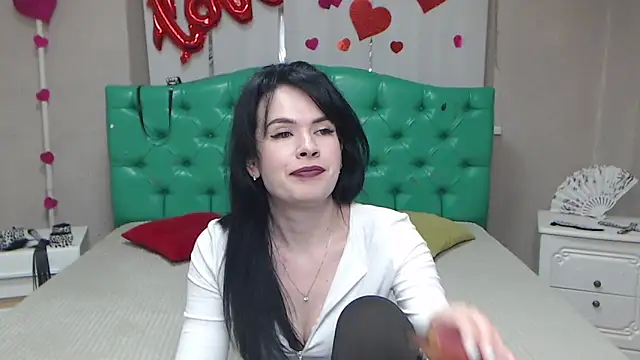 JasmineKouch online show from 18, 4, 2026