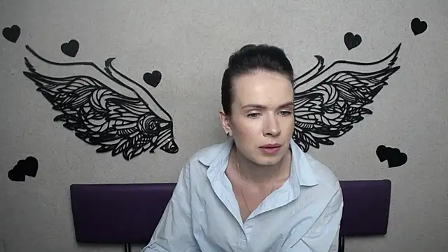 JasmineKouch online show from 24, 9, 2025