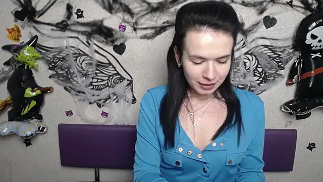 JasmineKouch online show from 14, 11, 2025