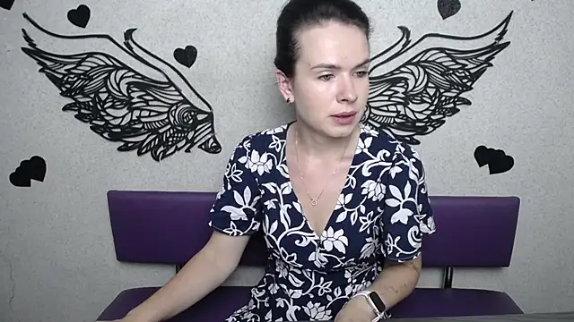 JasmineKouch online show from 20, 9, 2025