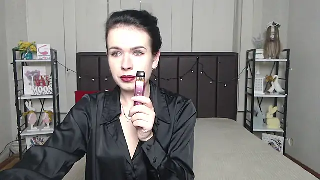 JasmineKouch online show from 22, 11, 2025