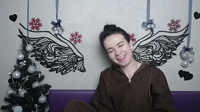 JasmineKouch online show from 13, 12, 2025