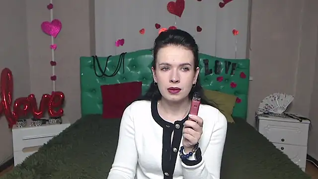 JasmineKouch online show from 26, 11, 2025