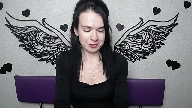 JasmineKouch online show from 3, 10, 2025