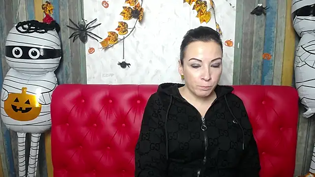 ElizabethSho online show from 9, 11, 2025