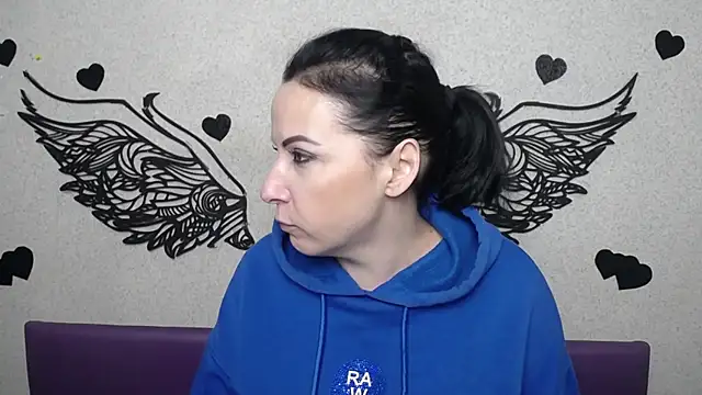 ElizabethSho online show from 19, 11, 2025