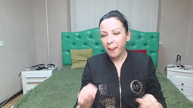 ElizabethSho online show from 26, 1, 2025