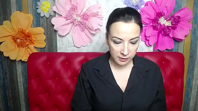 ElizabethSho online show from 2, 12, 2025