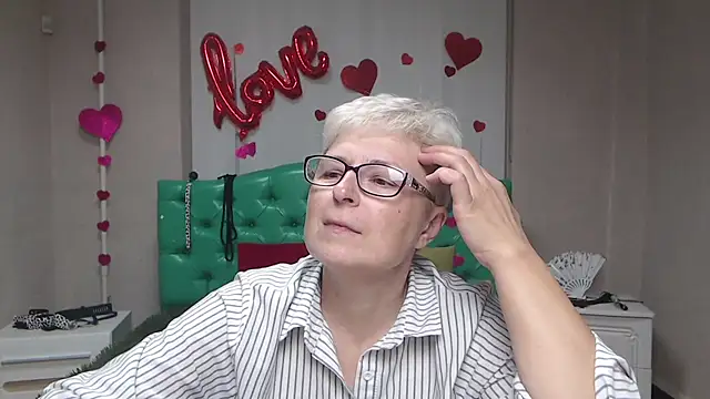 EmiliaGree online show from 10, 9, 2025