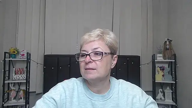 EmiliaGree online show from 10, 10, 2025