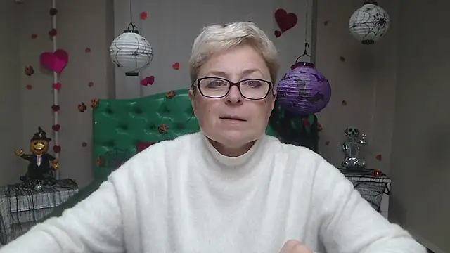 EmiliaGree online show from 9, 11, 2025