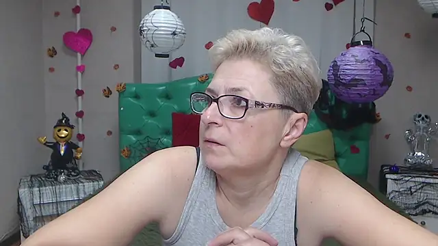 EmiliaGree online show from 11, 11, 2025