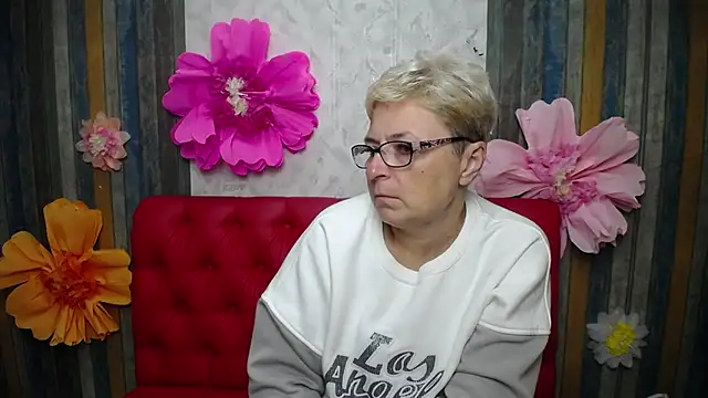 EmiliaGree online show from 4, 10, 2025