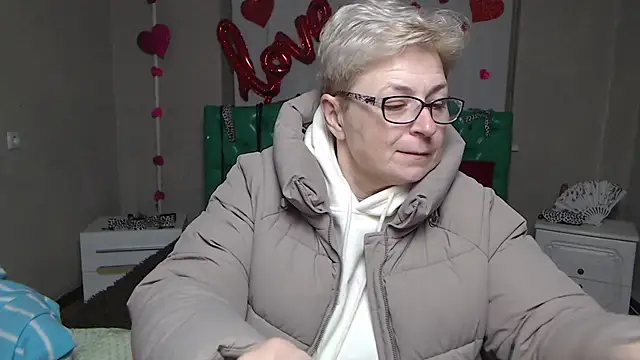 Snapshot of EmiliaGree chatting on 6, 2, 2026 EmiliaGree online show from 6, 2, 2026