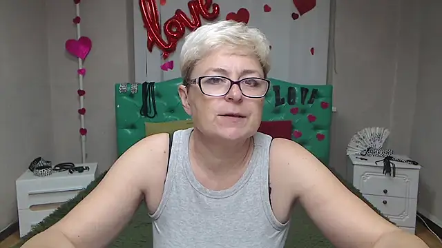 EmiliaGree online show from 11, 10, 2025