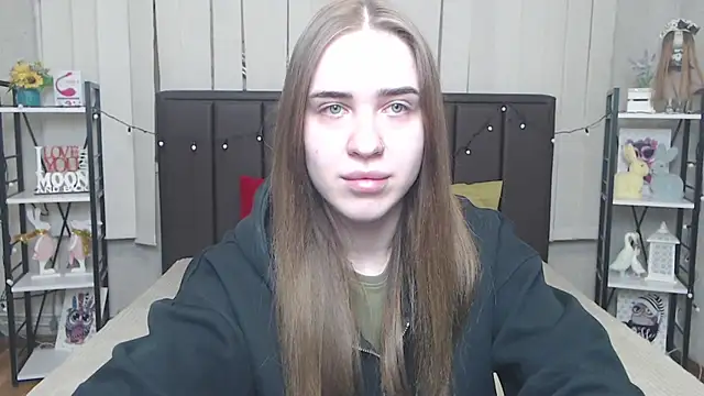 LauraHlot online show from 12, 10, 2025