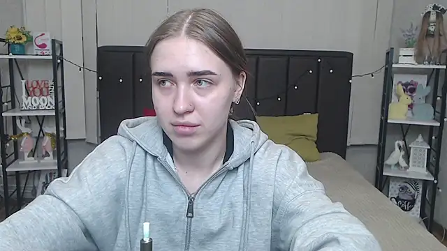 LauraHlot online show from 26, 9, 2025