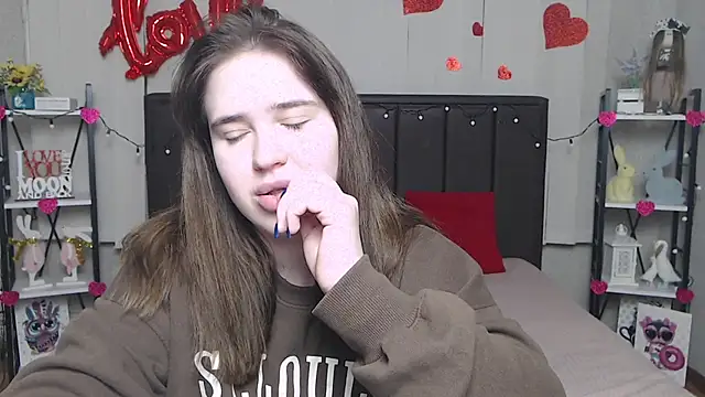 LauraHlot online show from 10, 3, 2025