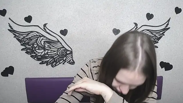 LauraHlot online show from 6, 10, 2025