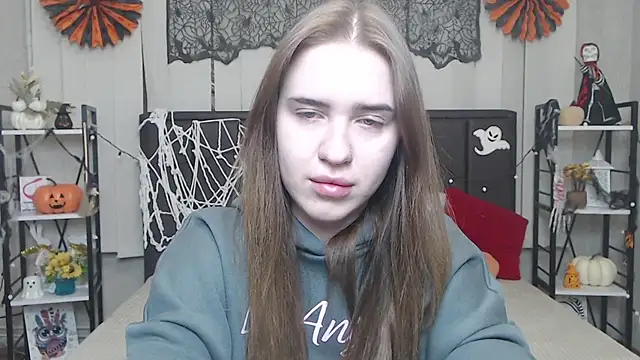 LauraHlot online show from 26, 10, 2025