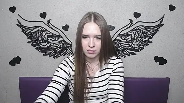 LauraHlot online show from 18, 4, 2026