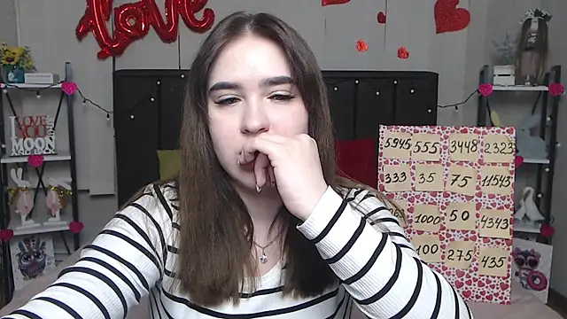 LauraHlot online show from 13, 3, 2025