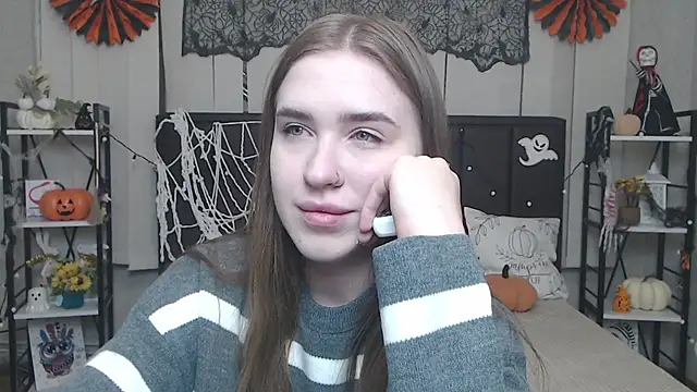 LauraHlot online show from 3, 11, 2025