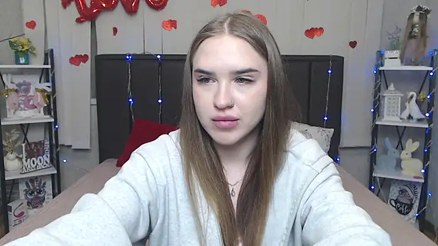 LauraHlot online show from 10, 4, 2026