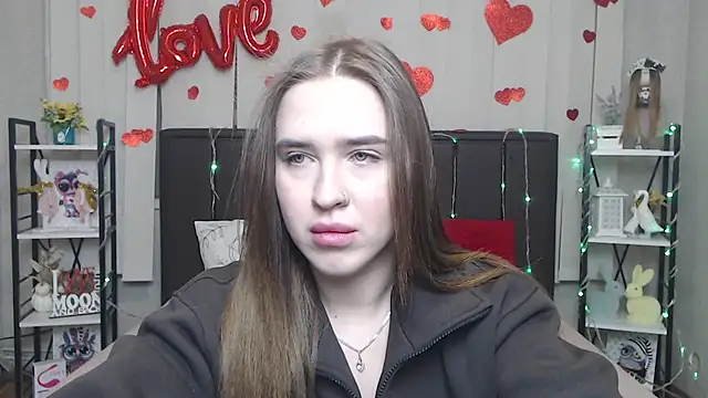 LauraHlot online show from 3, 2, 2026