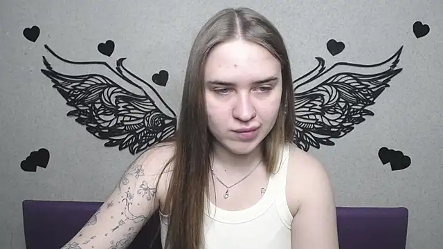 LauraHlot online show from 6, 5, 2026