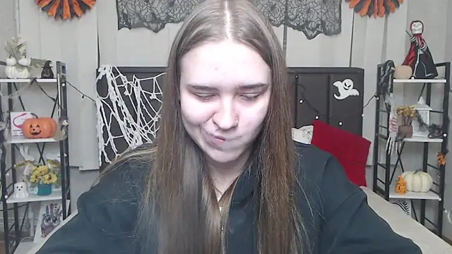 LauraHlot online show from 23, 10, 2025