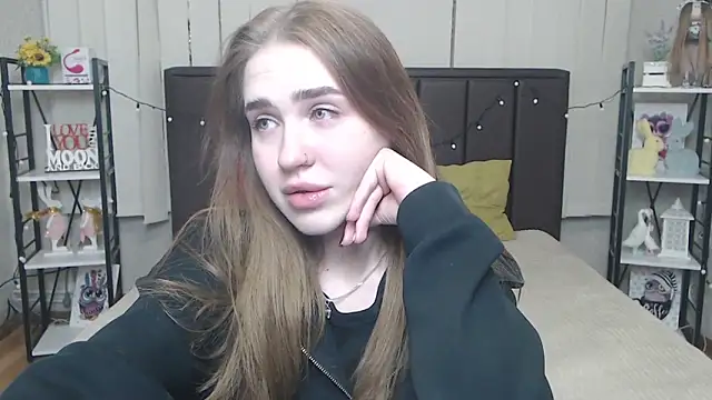 LauraHlot online show from 7, 10, 2025