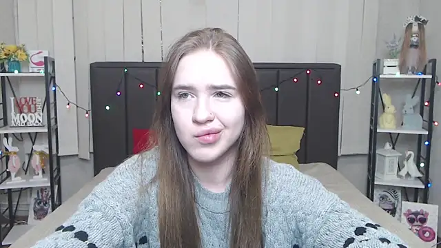 LauraHlot online show from 10, 9, 2025