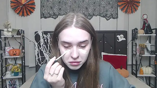 LauraHlot online show from 2, 11, 2025