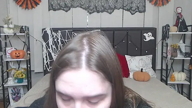 LauraHlot online show from 9, 11, 2025