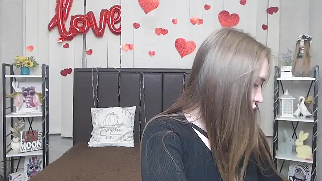 LauraHlot online show from 29, 5, 2026
