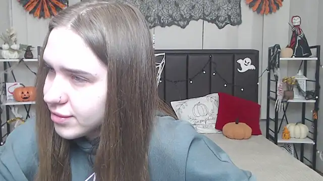 LauraHlot online show from 29, 10, 2025