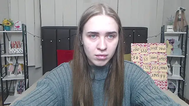 LauraHlot online show from 9, 10, 2025