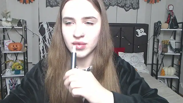 LauraHlot online show from 13, 11, 2025