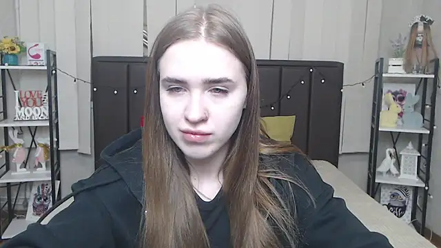 LauraHlot online show from 18, 10, 2025