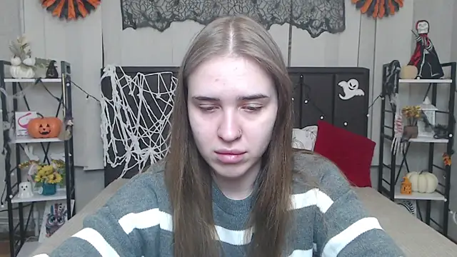 LauraHlot online show from 24, 10, 2025