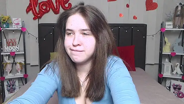 LauraHlot online show from 9, 3, 2025