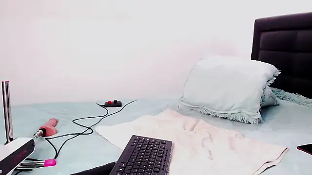 anyaadamss online show from 25, 10, 2025