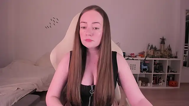 WalkingGirl online show from 14, 12, 2025