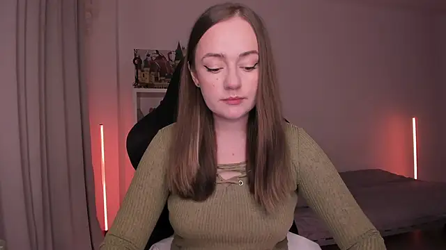 WalkingGirl online show from 1, 2, 2025