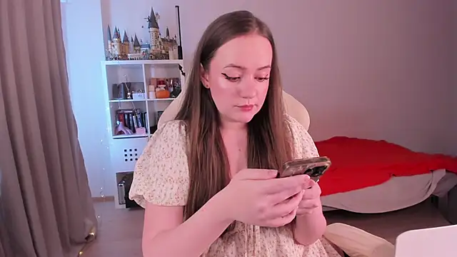 WalkingGirl online show from 18, 10, 2025