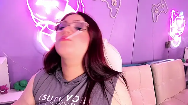 Camiila Osorio online show from 3, 10, 2025