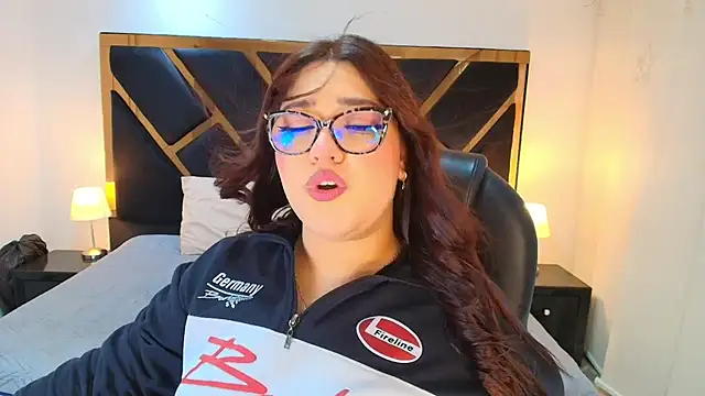 Camiila Osorio online show from 27, 4, 2026