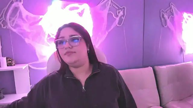 Camiila Osorio online show from 3, 11, 2025